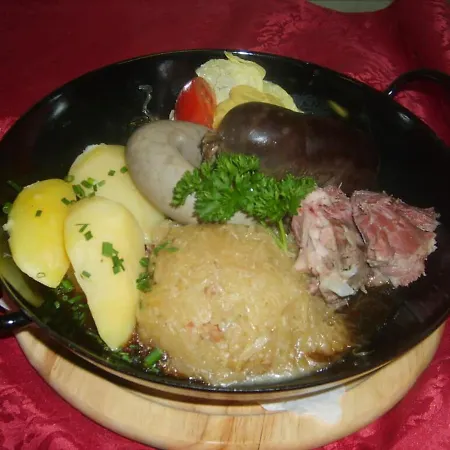Gasthof Metzgerei Stoberl Hotel 3*